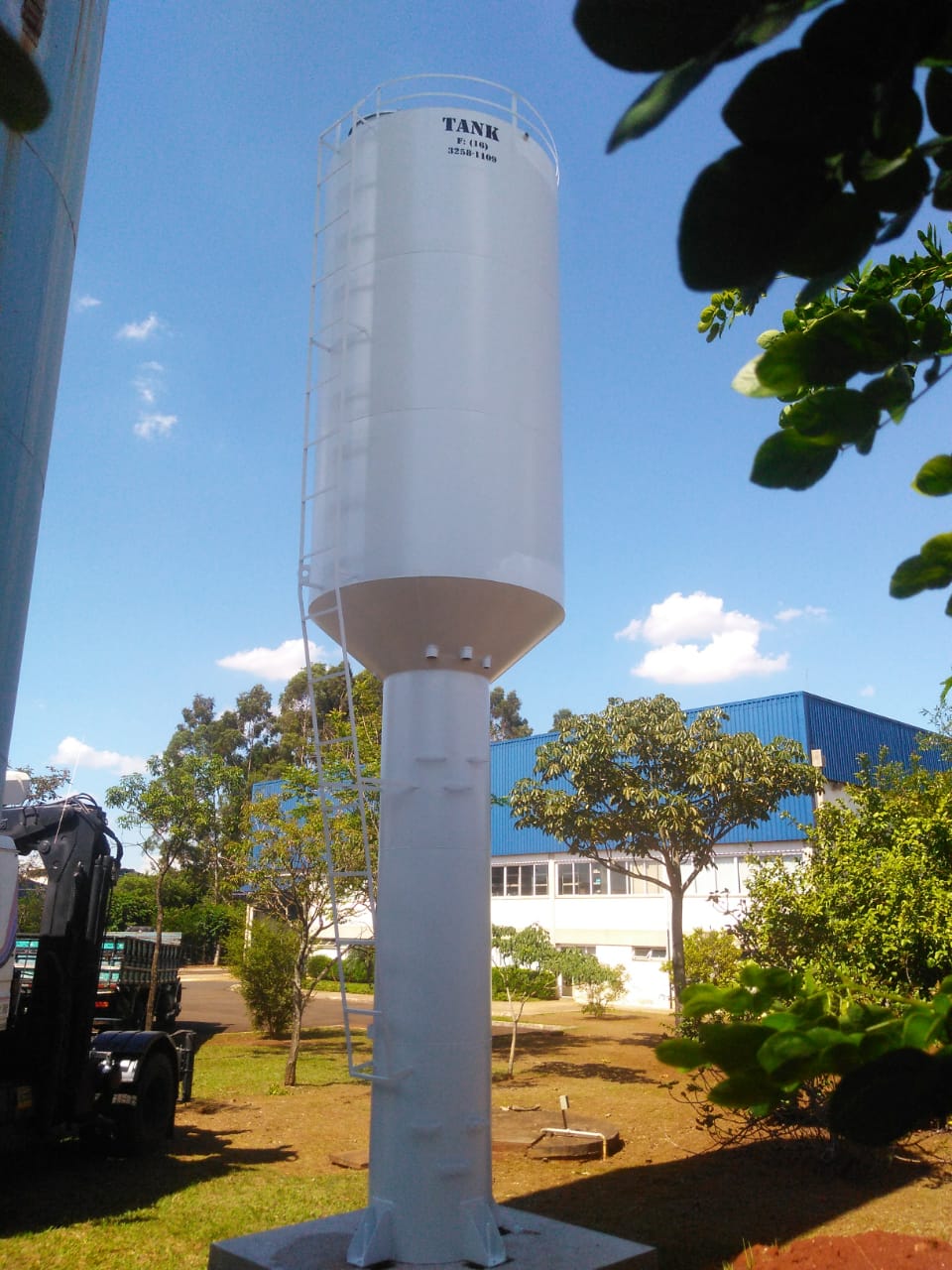 Reservat\u00f3rio tipo Ta\u00e7a sem \u00c1gua na Coluna - Tank Metalurgica